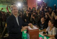 Tabaré y Mujica son los primeros en votar en las elecciones uruguayas