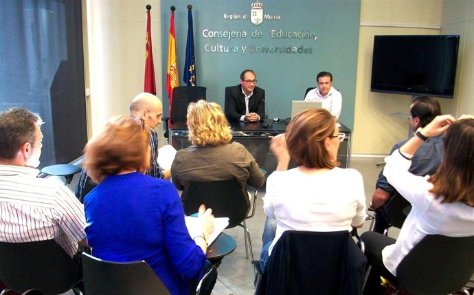 Reunión con los directores de las EOI