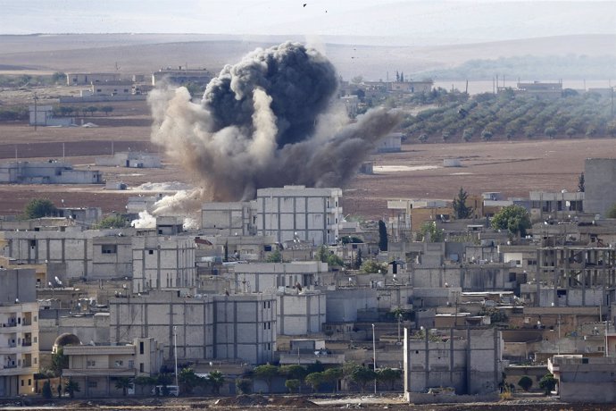 EEUU bombardea al Estado Islámico en Kobani