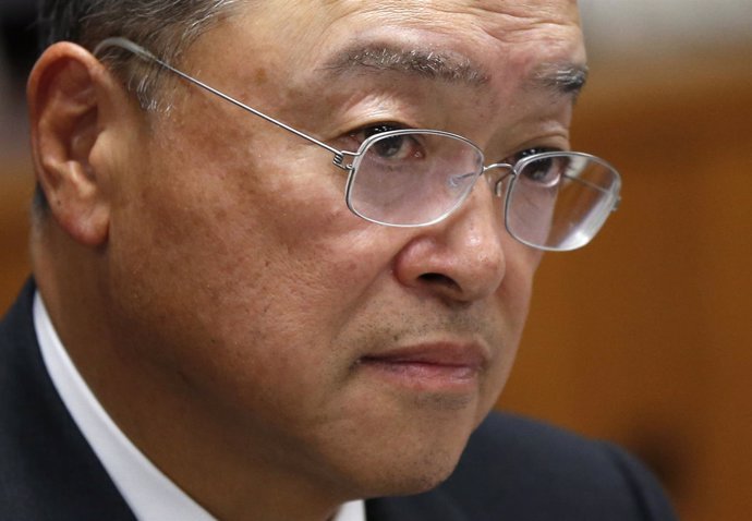 Yoichi Miyazawa ministro economía