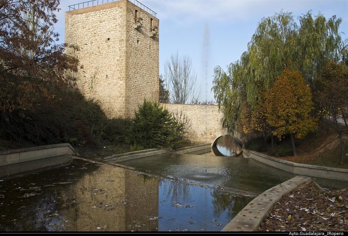 Torreón del Alamín y puente de las Infantas