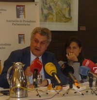 Posada cree que no debe haber "excusas" para que PP y PSOE no pacten medidas contra la corrupción