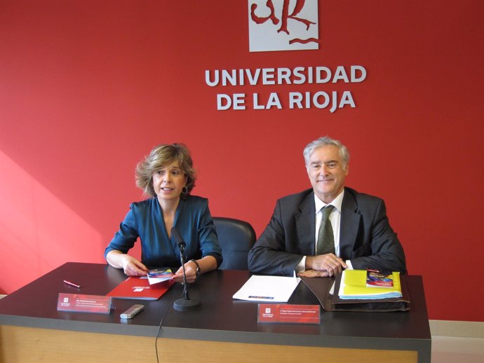 El embajador de España en la OTAN, con la profesora de la UR Mariola Urrea