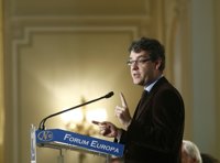 Álvaro Nadal dice que "no hay vuelta atrás" en la salida a Bolsa de Aena, retrasada por motivos técnicos