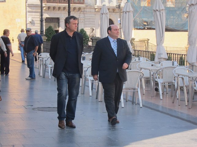 Rodolfo Sánchez junto al alcalde de Oviedo, Agustín Iglesias Caunedo