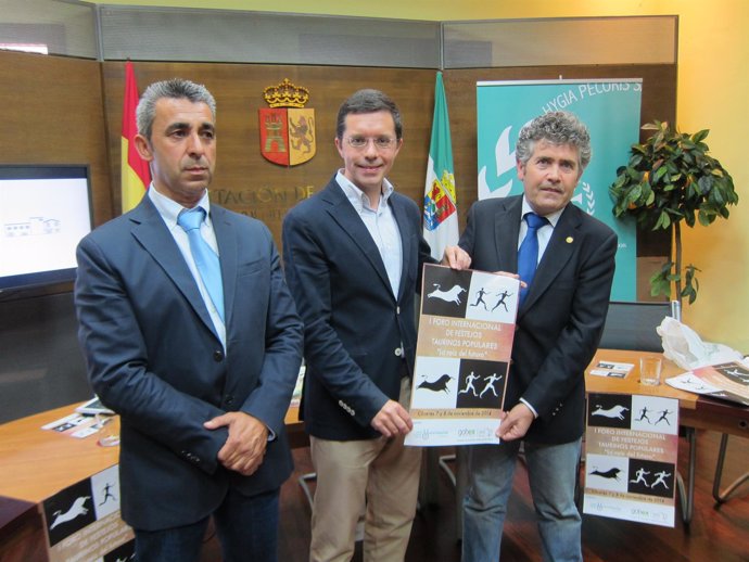 Presentación del I Foro Internacional de Festejos Taurinos Populares en Cáceres
