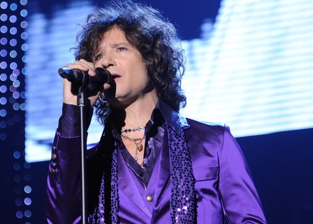 LAS VEGAS, NV - NOVEMBER 14:  Singer Enrique Bunbury onstage during the 2012 Lat