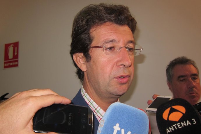 Juan Carlos Ruiz comparece ante los medios tras dimitir sus directores