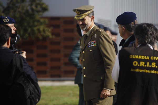 Felipe VI visita el Servicio A reo de la Guardia Civil