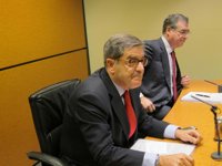 Fernández tacha de "asalto" el uso de tarjetas B en Caja Madrid y dice que en Kutxabank no hay ese "problema"