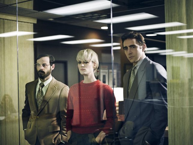 Scoot McNairy as Gordon Clark, Mackenzie Davis as Cameron Howe and Lee Pace as J