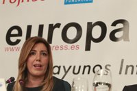 Díaz acusa de "cesarisme" Podem, que li recorda etapes "superades" al dir que no són d'esquerres ni de dretes