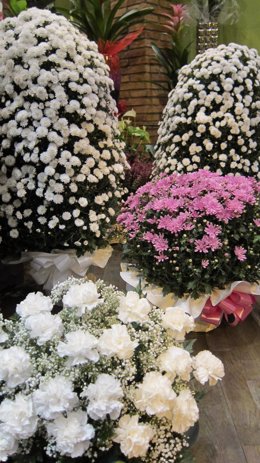 Centros de flores para Todos los Santos, de la Floristería Los Sitios