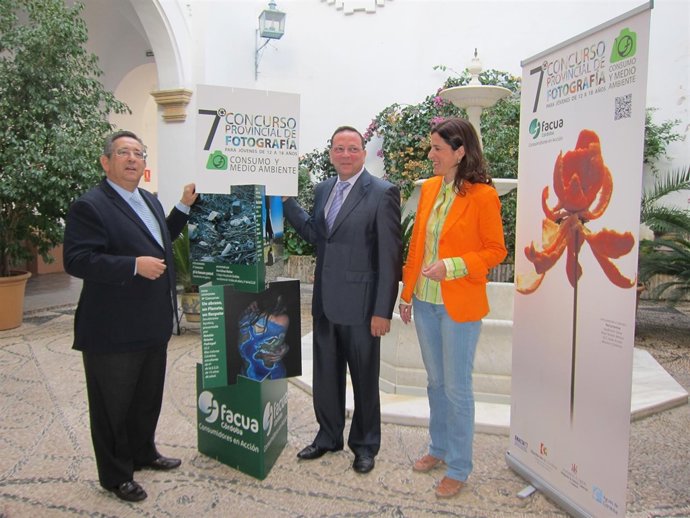 Rojas, Martínez y Gracia en la presentación