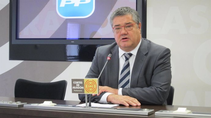 El portavoz parlamentario del PP, Antonio Torres.