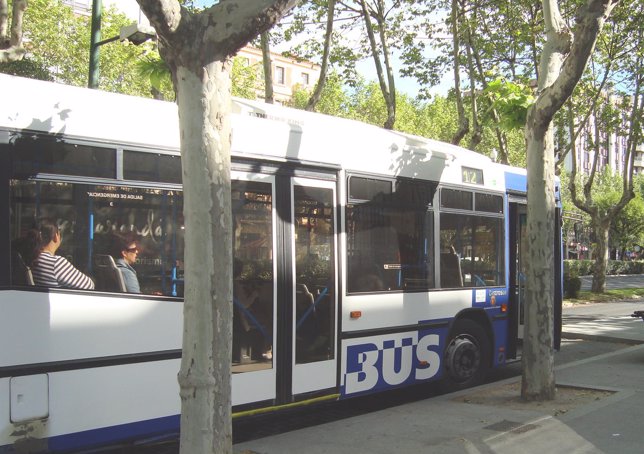 Un Autobús De Auvasa.