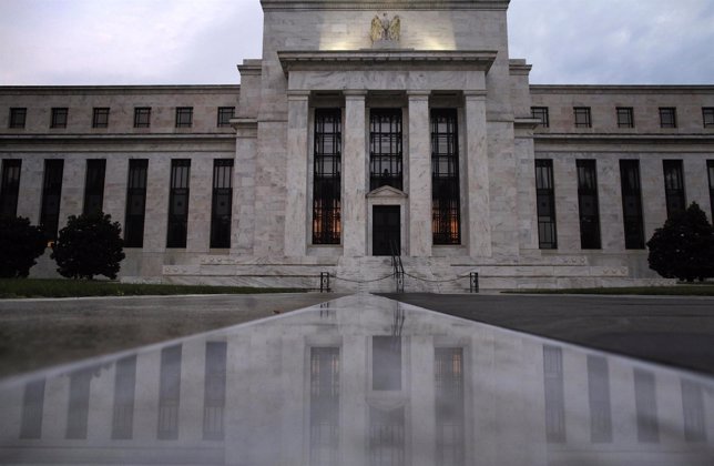 La entrada del edificio de la Reserva Federal de Estados Unidos 