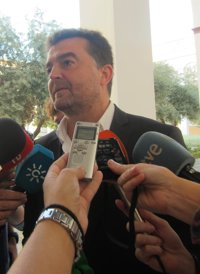 Maíllo se enteró por los medios de comunicación de que Díaz presentará un plan de empleo ante el Gobierno y la UE