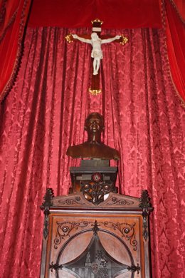 Busto del monarca Felipe VI en Cort