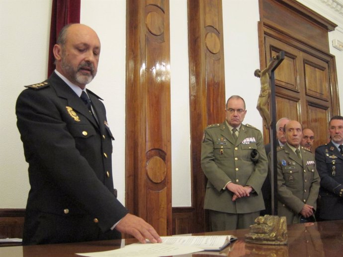  Nuevo Comisario Jefe De Policía En Salamanca En Su Toma De Posesión