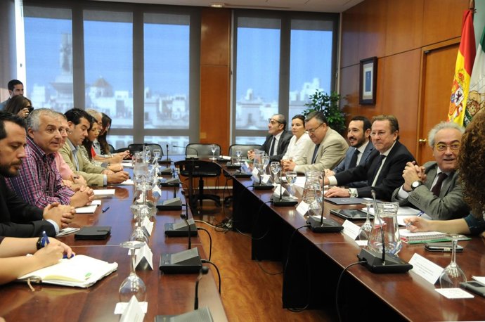 El consejero de Justicia e Interior, Emilio de Llera en el Foro de Inmigración 