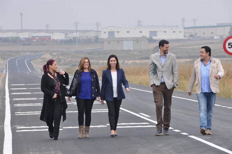 La alcaldesa de Ejea ha inaugurado el nuevo acceso al polígono