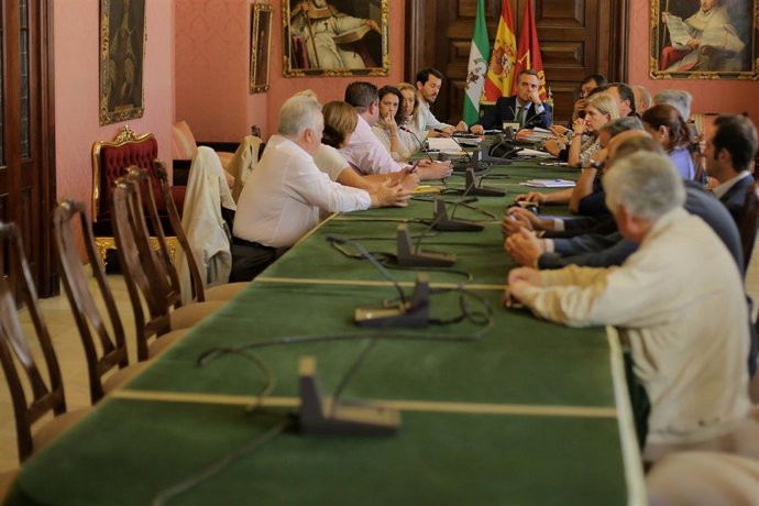 Reunión sobre la movida.