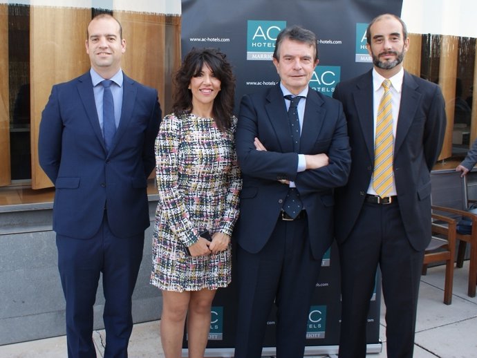 Catalán con representantes de Adimur