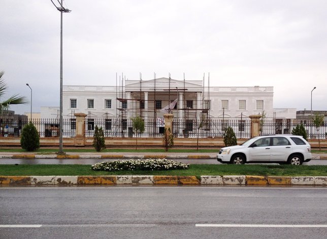 La construcción de la réplica de la Casa Blanca en Irak.