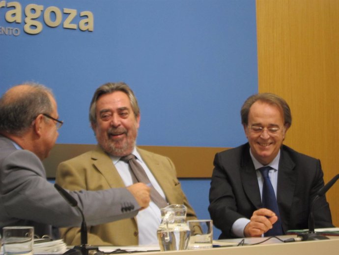 Fernando Gimeno, Juan Alberto Belloch y Carlos Pérez Anadón.