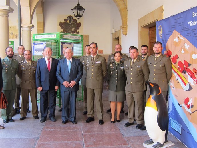Doce militares españoles integrados en un proyecto científico en la Antártida