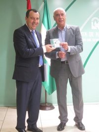 Metro, Aduana, hospital de Ronda y las aportaciones a ayuntamientos centran las cuentas de la Junta