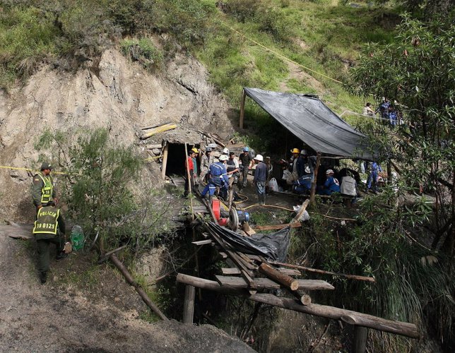 Labores de rescate en la mina colombiana de La Esperanza, ubicada en Tasco, Boya