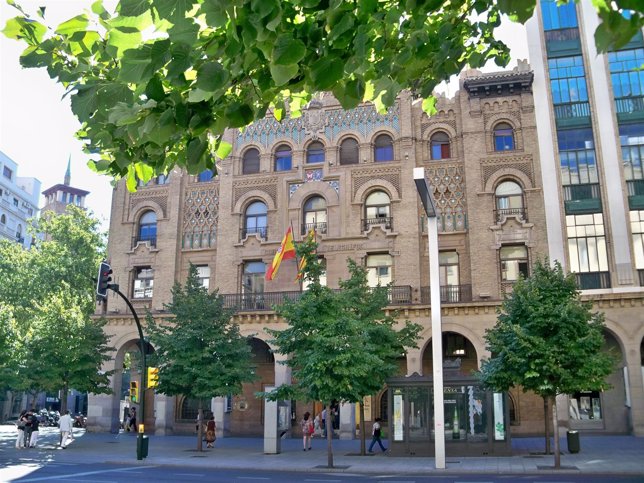 Edificio De Correos En Zaragoza