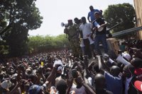 El Ejército reconoce al coronel Zida como nuevo presidente en funciones de Burkina Faso