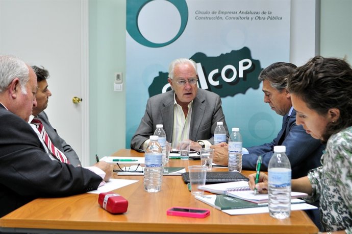 Raynaud critica la "falta de credibilidad" de presupuestos de Junta en fomento