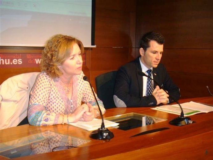 Presentan la Semana de la Ciencia en la UHU. 