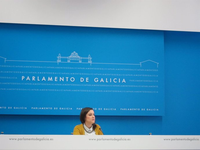 La diputada de AGE Eva Solla en rueda de prensa