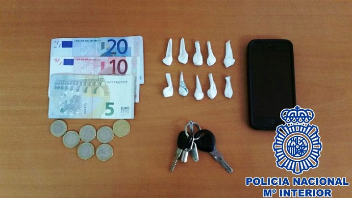 Nota De Prensa: Cadiz Un Detenido Por Venta De Cocaina En La Noche De Hallowenn