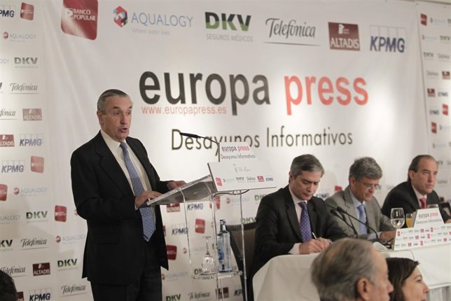 El presidente de la CNMC, José María Marín Quemada, desayuno Europa Press