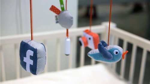Juguete para bebés de redes sociales