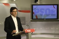 Moscoso (PSOE) dice que podrían coincidir con Podemos en temas sociales y regeneración pero están "lejos" en economía