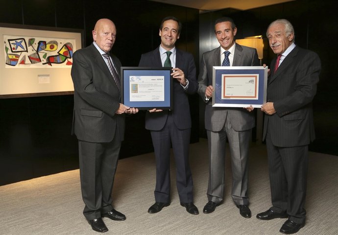 M.López Cachero, G.Gortázar, J.A.Alcaraz y J.Liquete