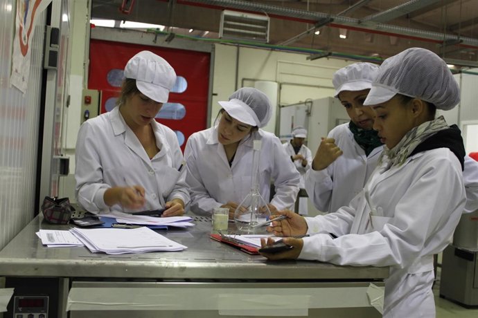 Varias alumnas del IES Ega que participaron en el proyecto. 