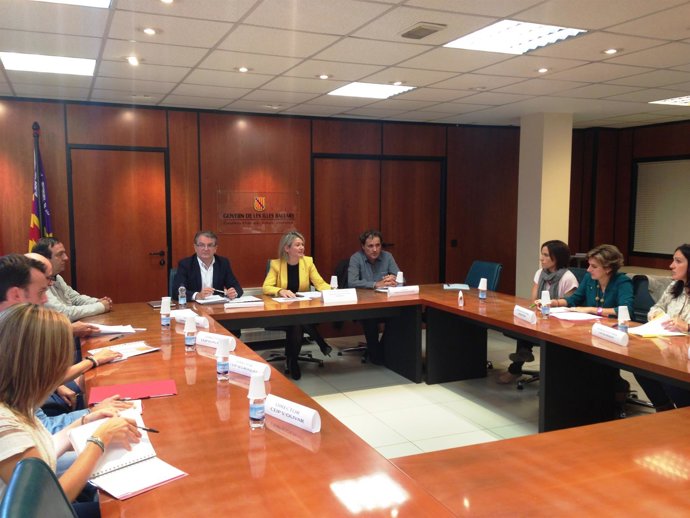 Riera con sector educativo de Selva