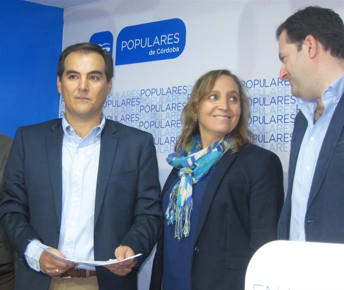 José Antonio Nieto con Amalia Cabello de Alba y Adolfo Molina