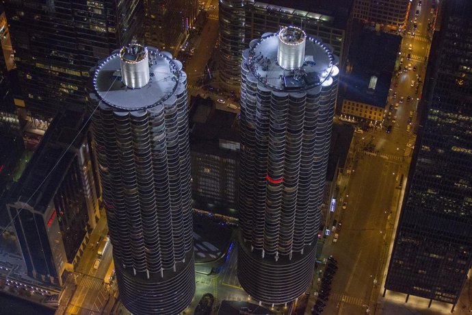 CHICAGO, ILLINOIS, USA NOVEMBER 02 2014: Nik Wallenda walks over the Chicago sky