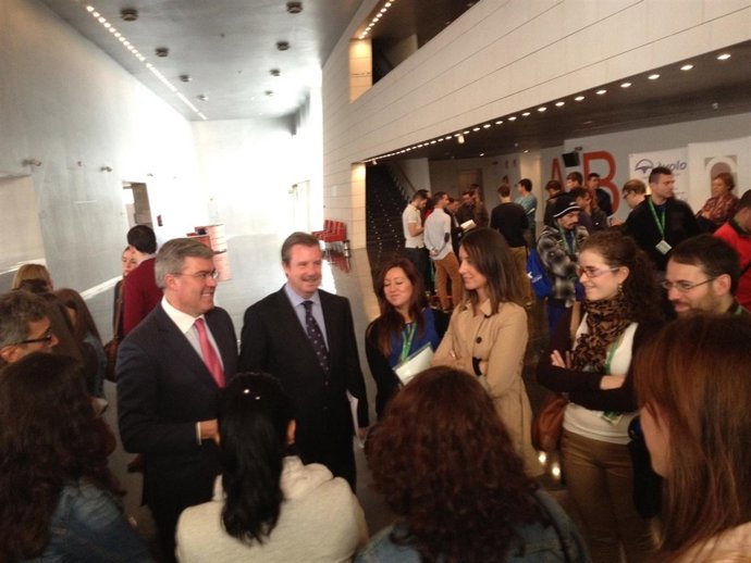Recepción del alcalde de Jaén a beneficiarios del Emple@Joven
