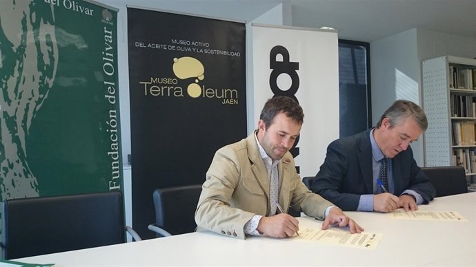 La Fundación del Olivar y Jaencoop firman un convenio este lunes.