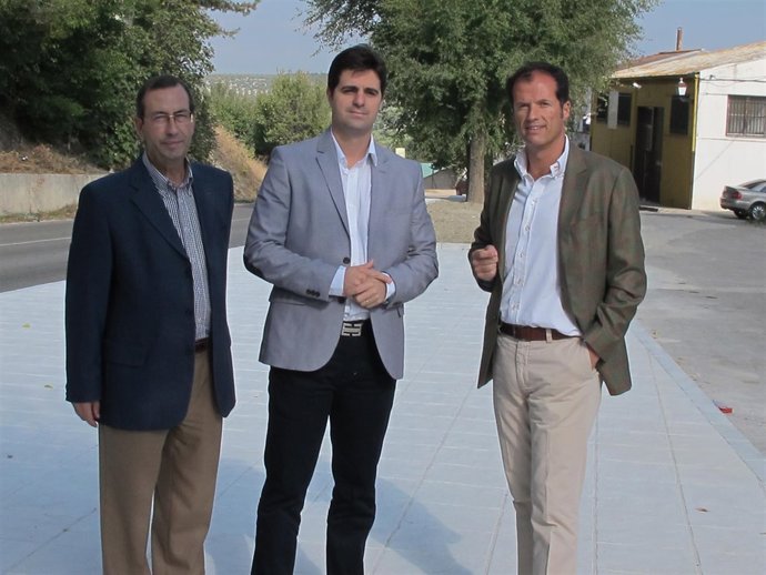 Juan Antonio Sáez visita la travesía de Ibros (Jaén)